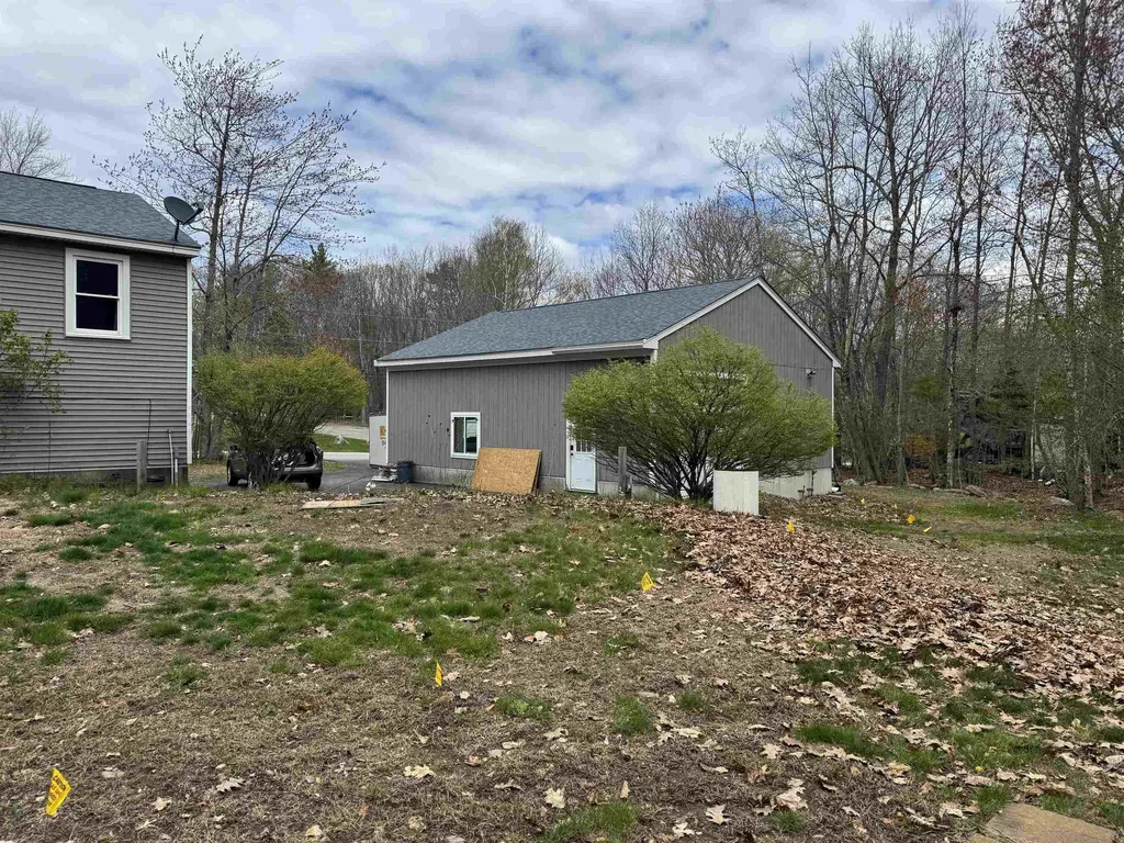12 Watson Hill Road Raymond NH 03077