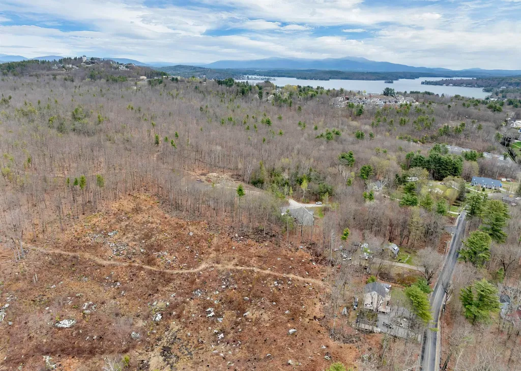 35 Marcia Ann Way Laconia NH 03246