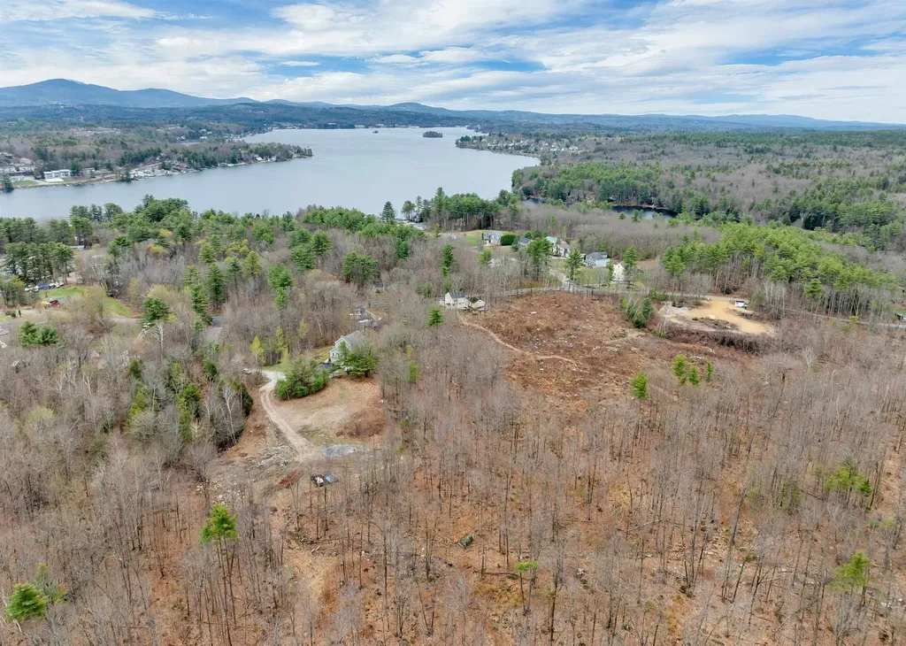 35 Marcia Ann Way Laconia NH 03246