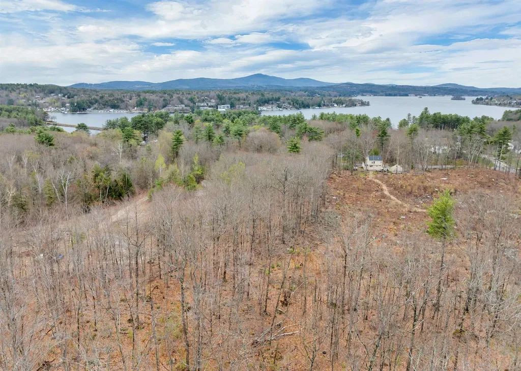 35 Marcia Ann Way Laconia NH 03246