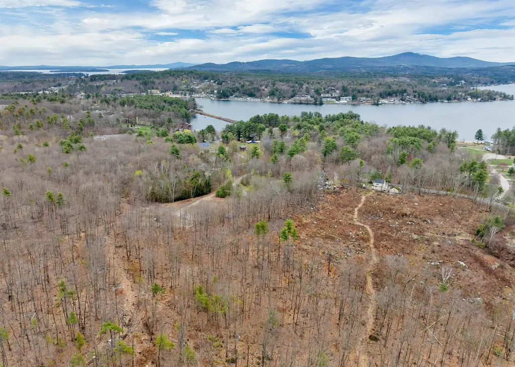 35 Marcia Ann Way Laconia NH 03246