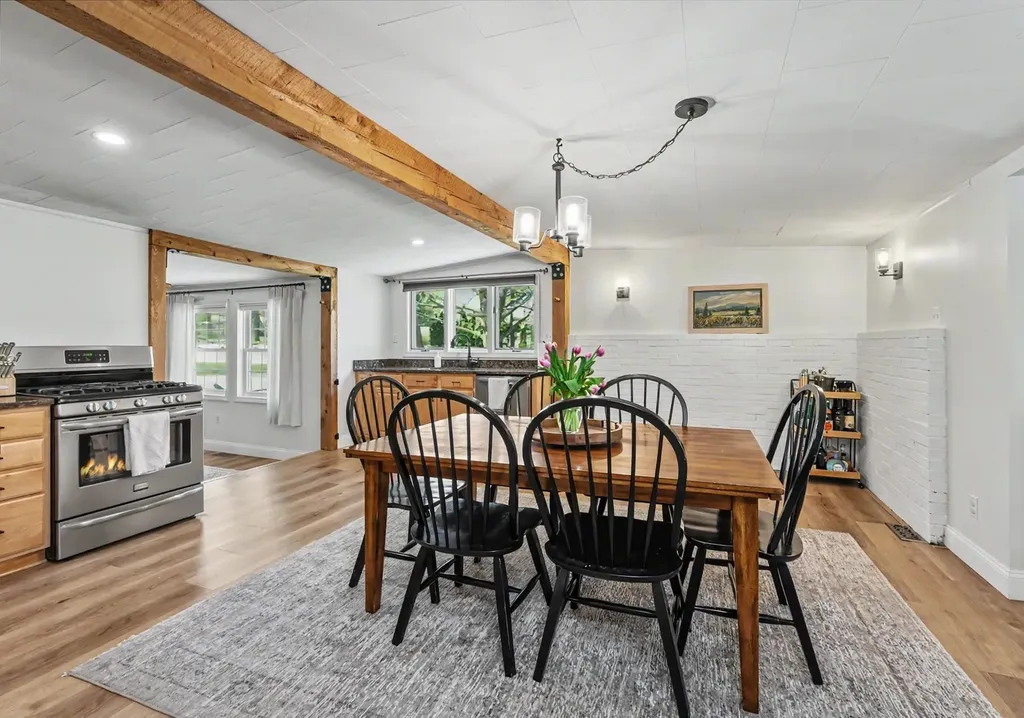 96 Fordway Extension Derry NH 03038
