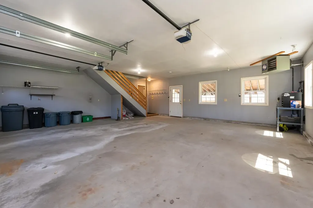 96 Fordway Extension Derry NH 03038