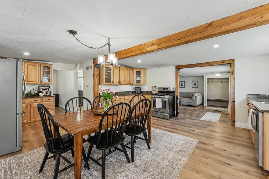 96 Fordway Extension Derry NH 03038