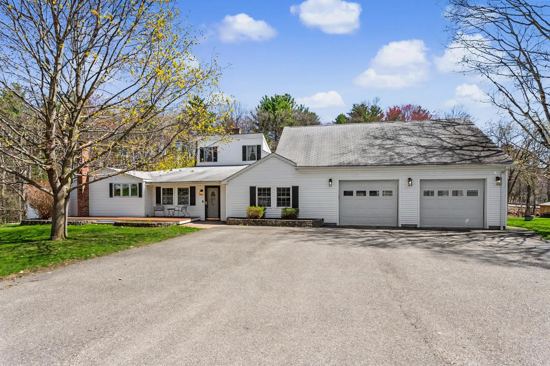 96 Fordway Extension Derry NH 03038