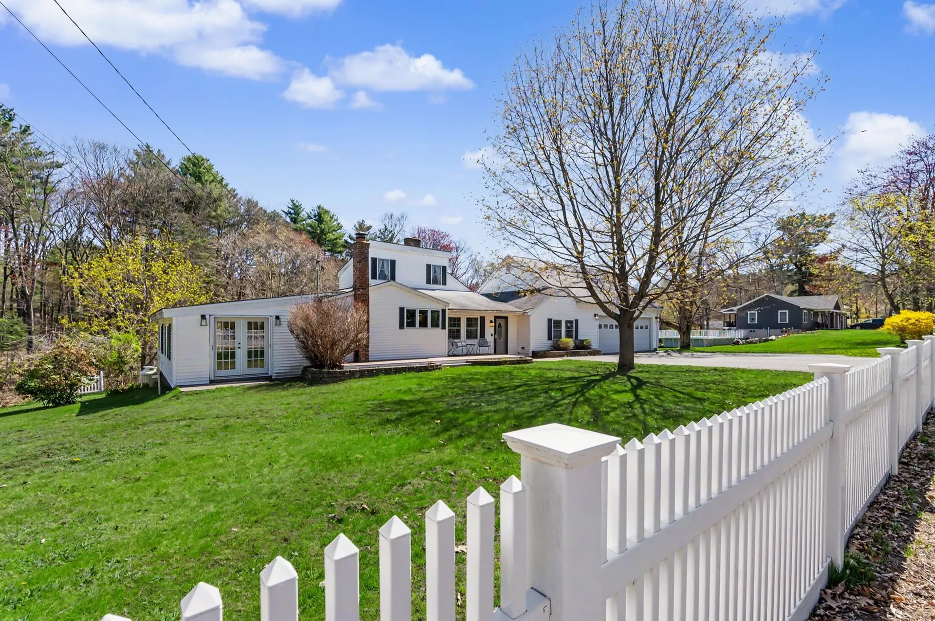 96 Fordway Extension Derry NH 03038