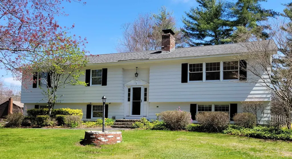 2 Vinewood Lane Rochester NH 03867