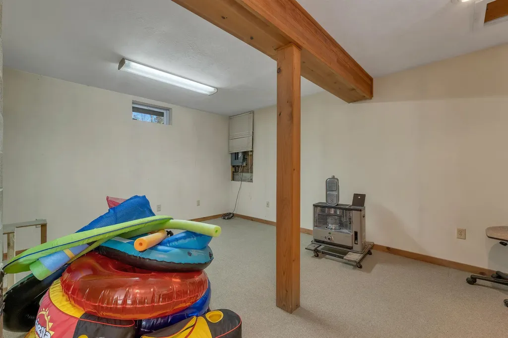 17 Apple Road Sanbornton NH 03269