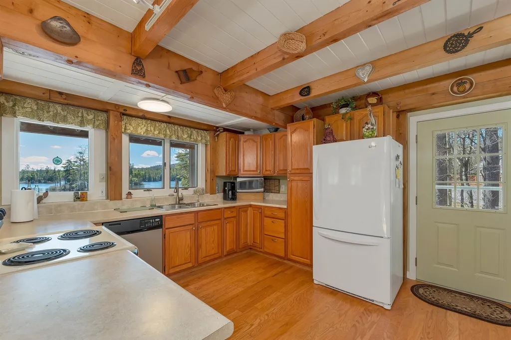 17 Apple Road Sanbornton NH 03269