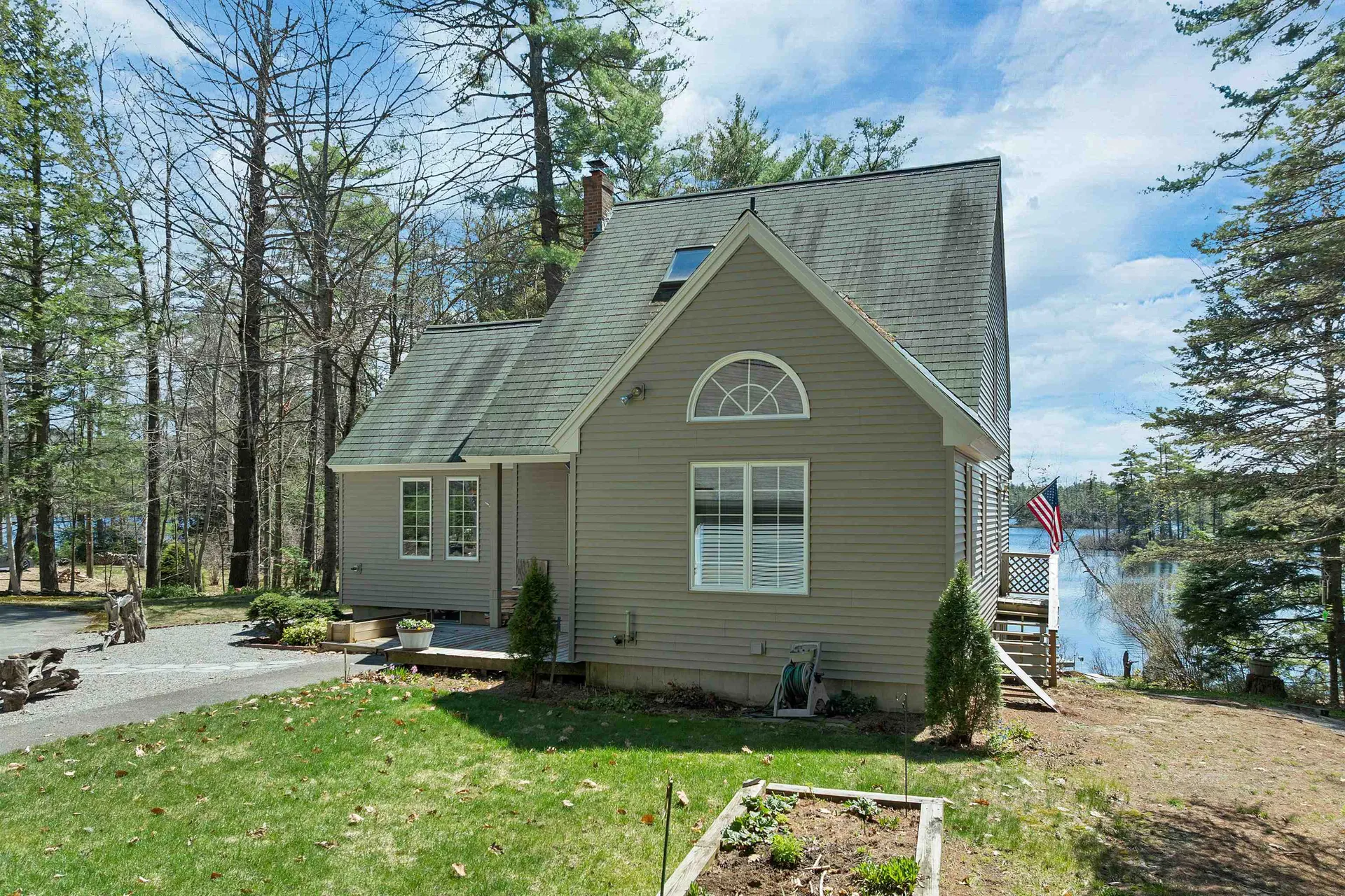 17 Apple Road Sanbornton NH 03269