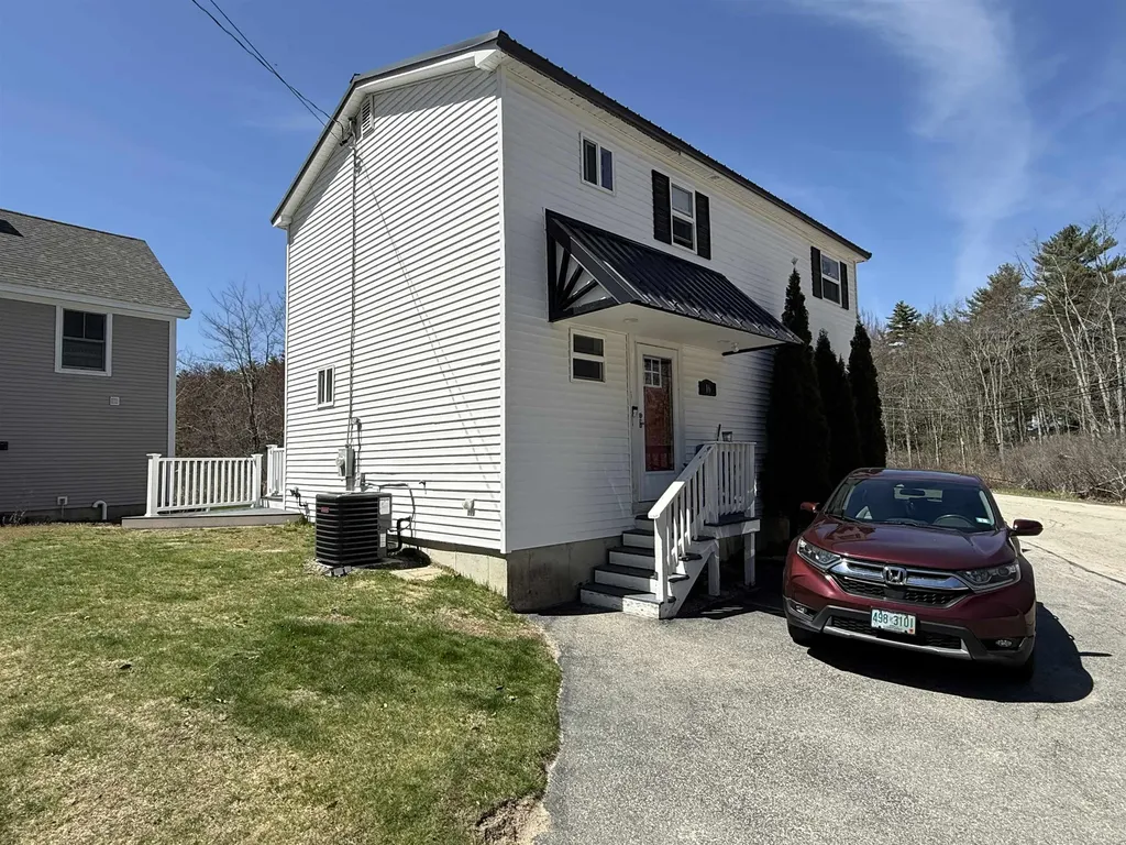 16 W Shore Drive Raymond NH 03077