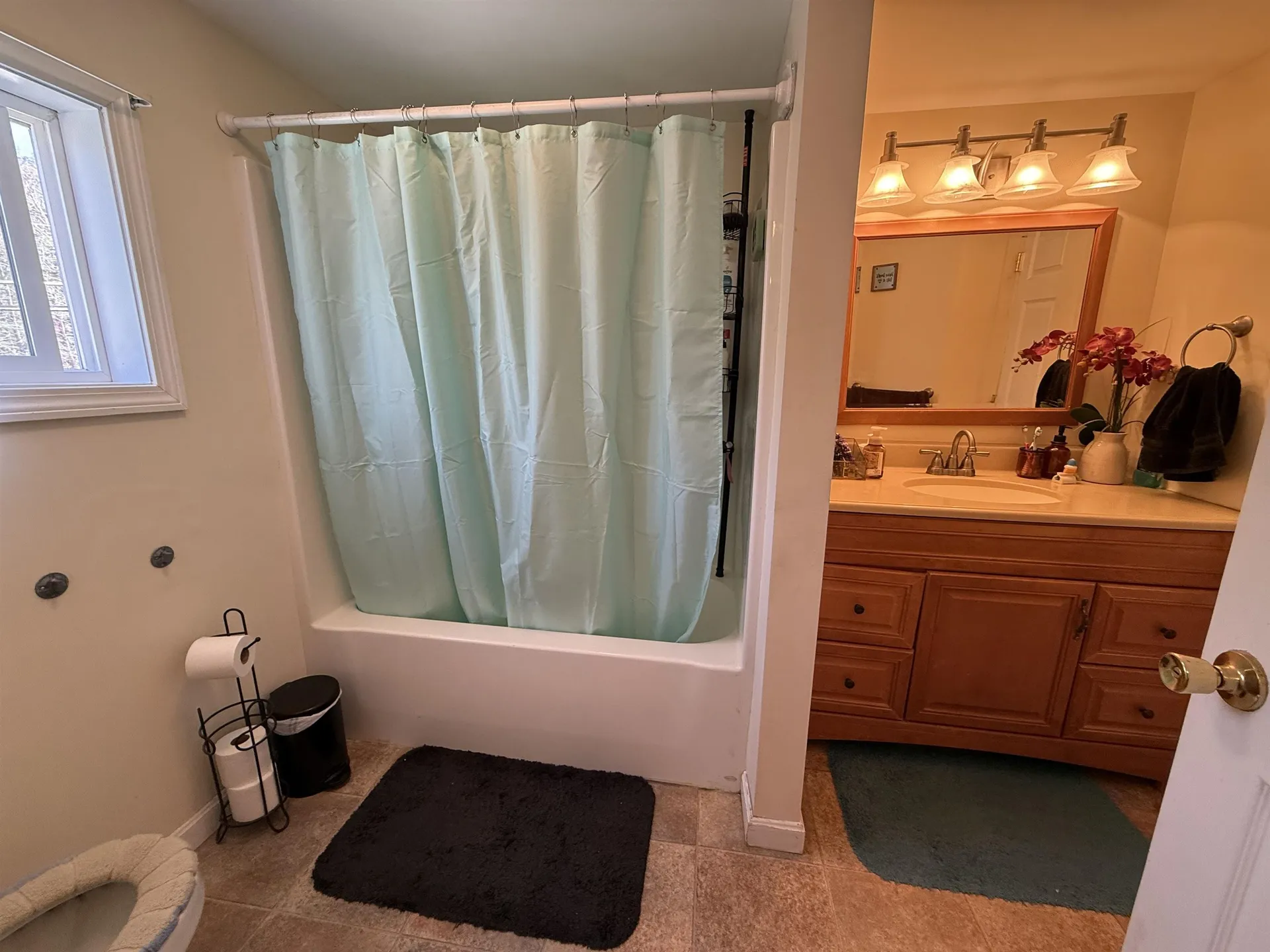 16 W Shore Drive Raymond NH 03077