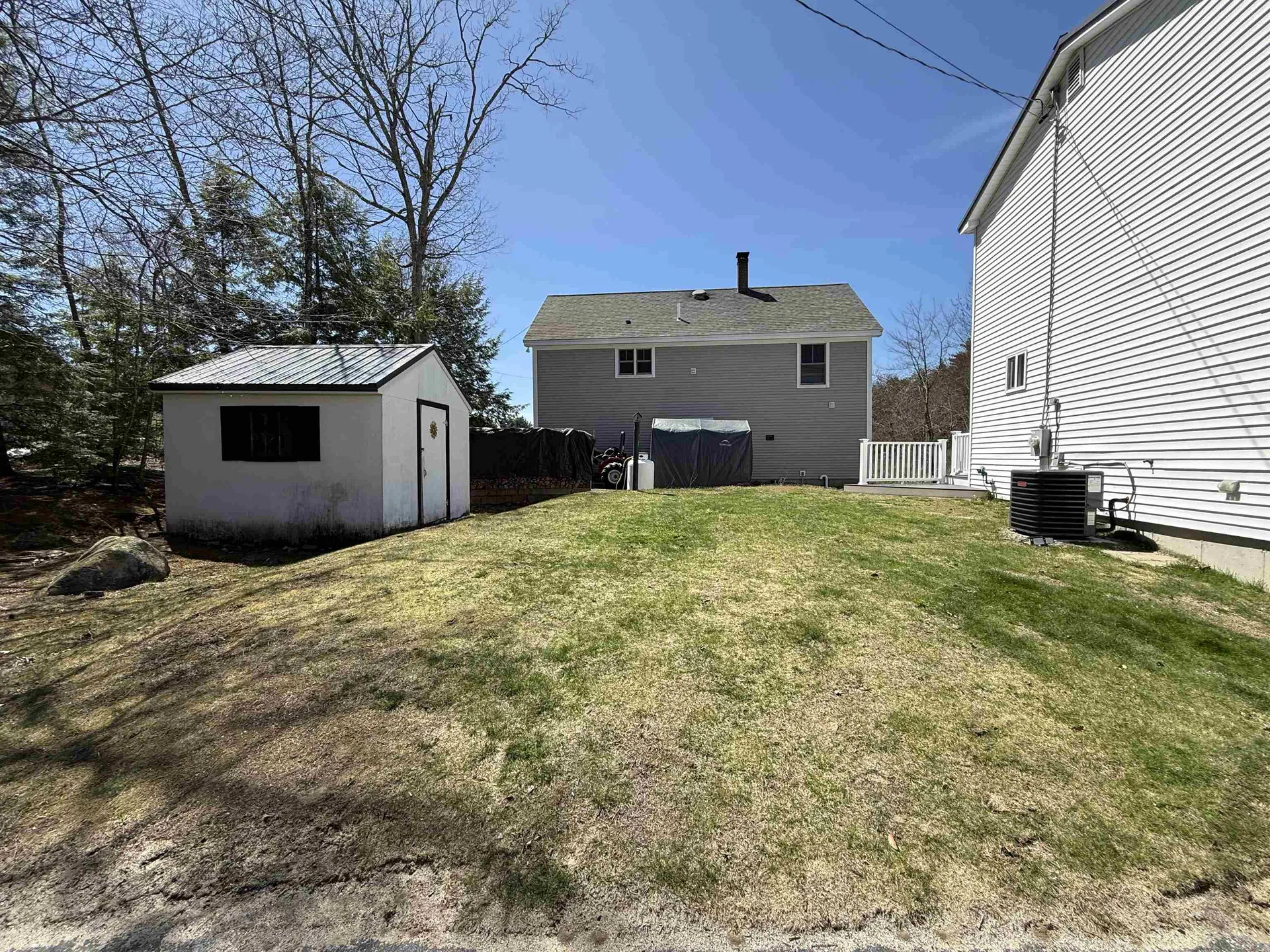 16 W Shore Drive Raymond NH 03077