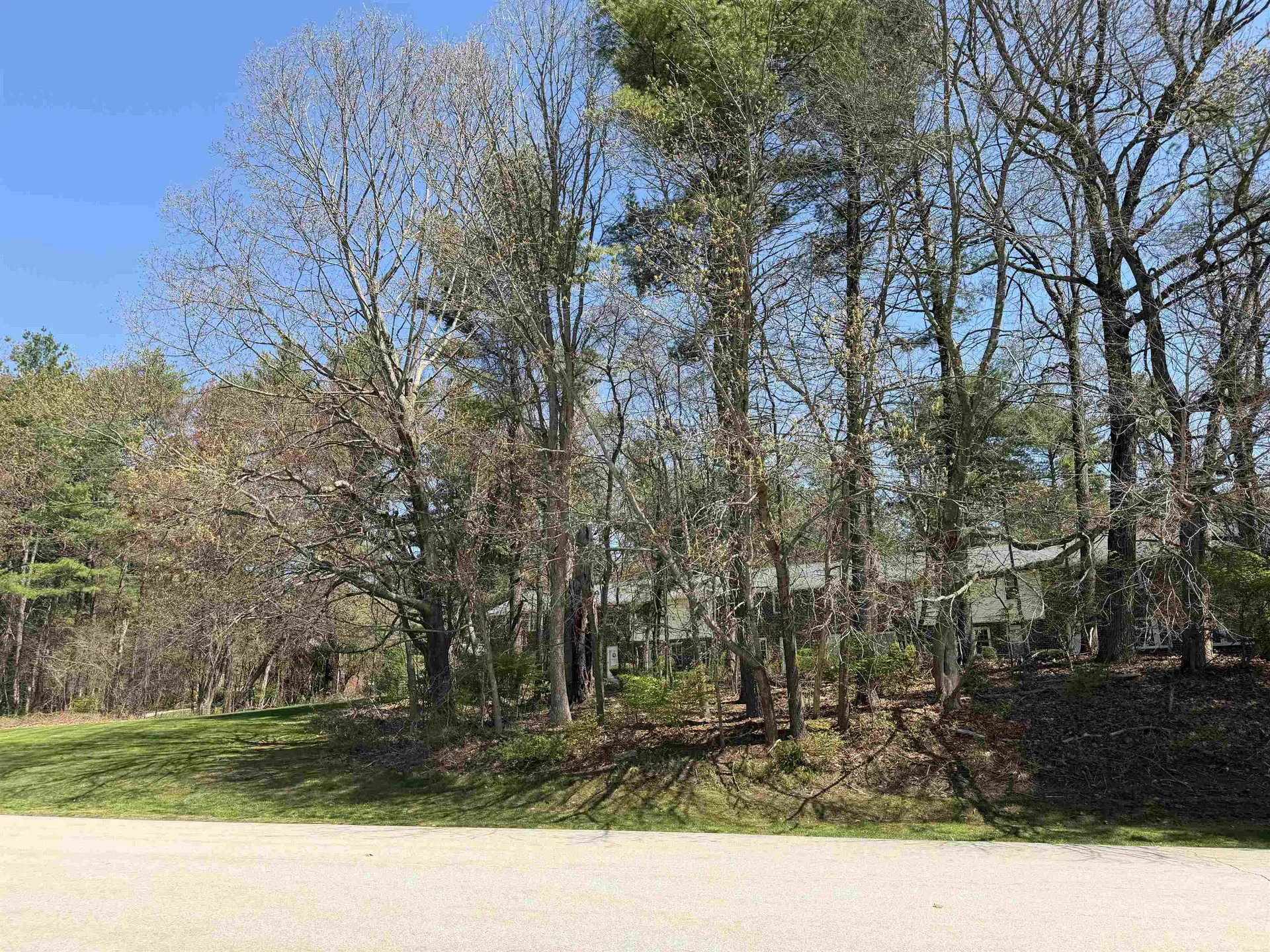 79 Oakridge Drive Londonderry NH 01844