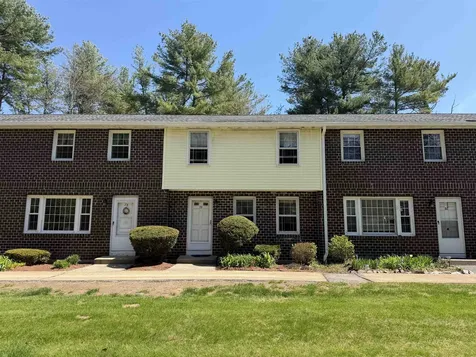 79 Oakridge Drive Londonderry NH 01844