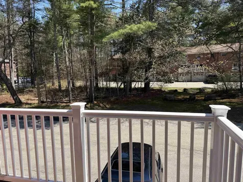 79 Oakridge Drive Londonderry NH 01844