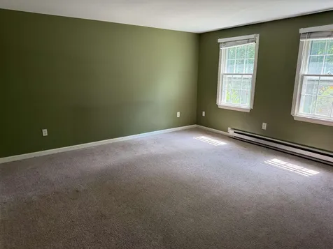 79 Oakridge Drive Londonderry NH 01844