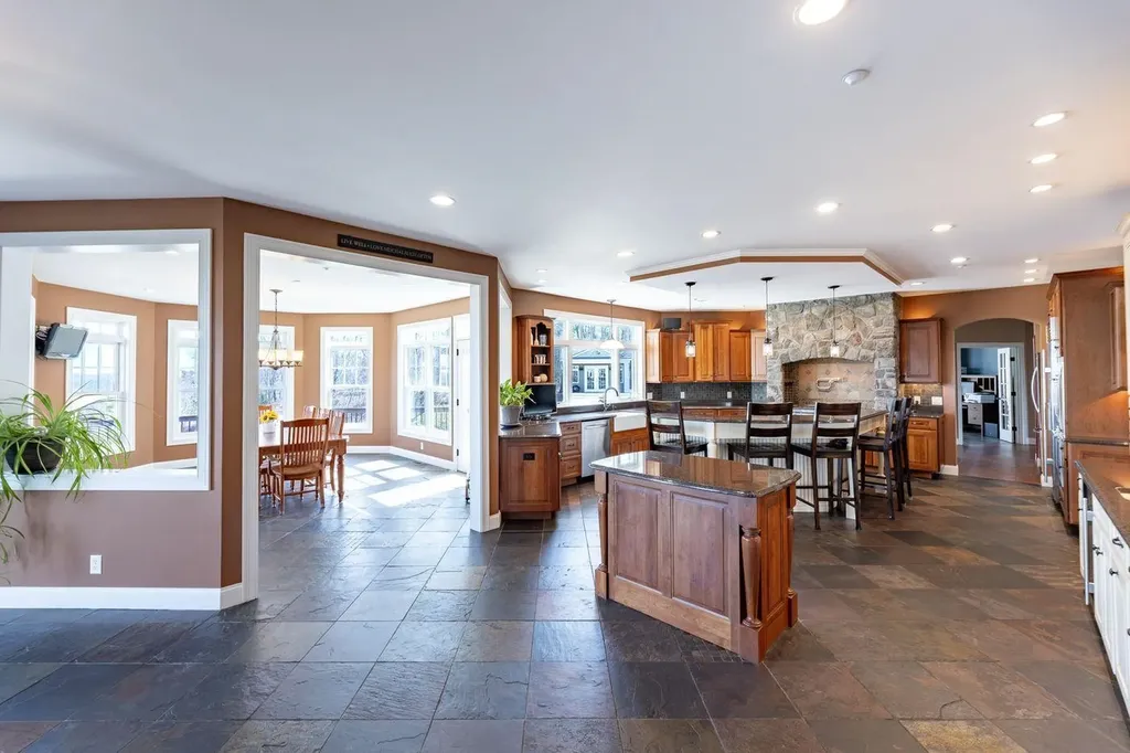 6 Crescent Drive Bow NH 03304