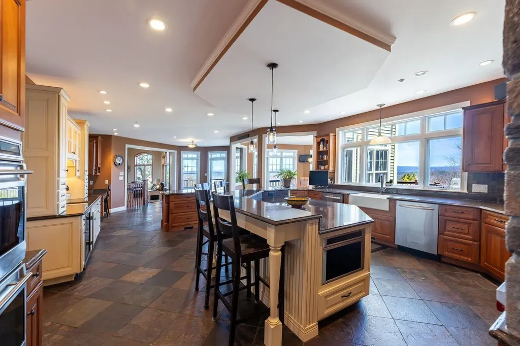 6 Crescent Drive Bow NH 03304