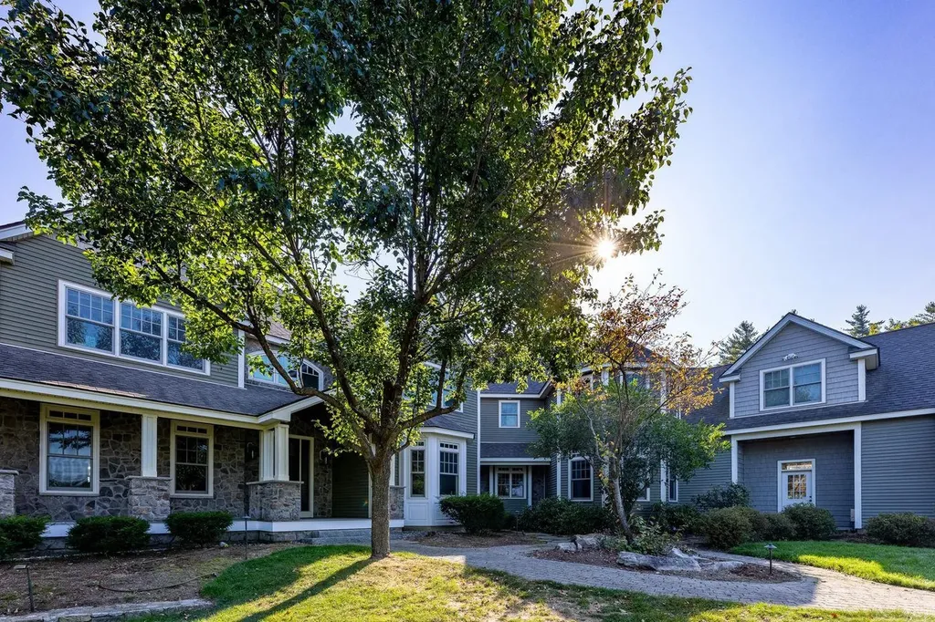6 Crescent Drive Bow NH 03304