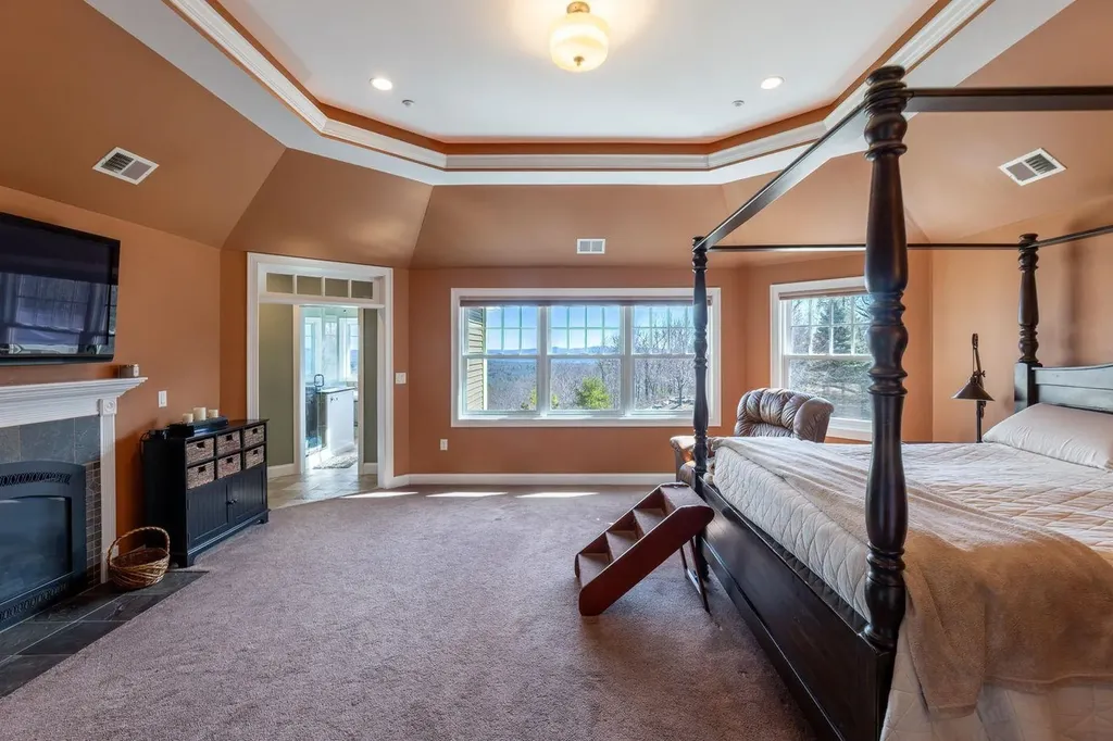 6 Crescent Drive Bow NH 03304
