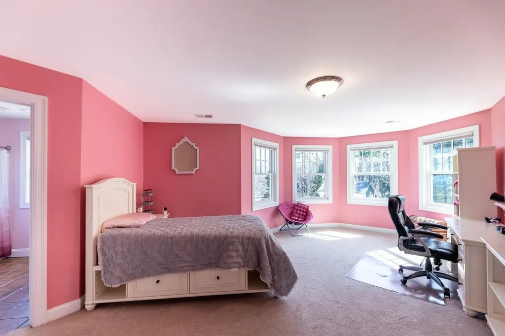 6 Crescent Drive Bow NH 03304