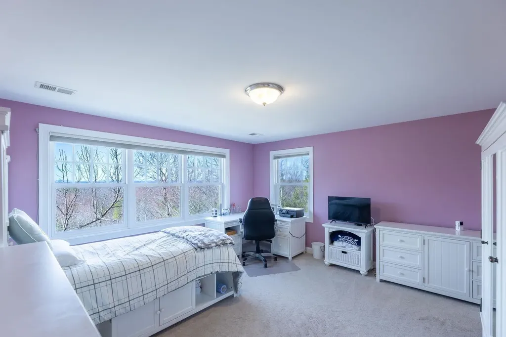 6 Crescent Drive Bow NH 03304