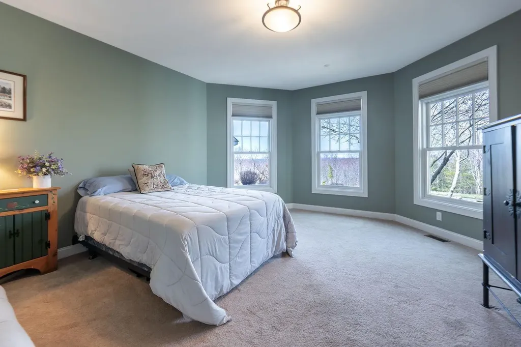 6 Crescent Drive Bow NH 03304