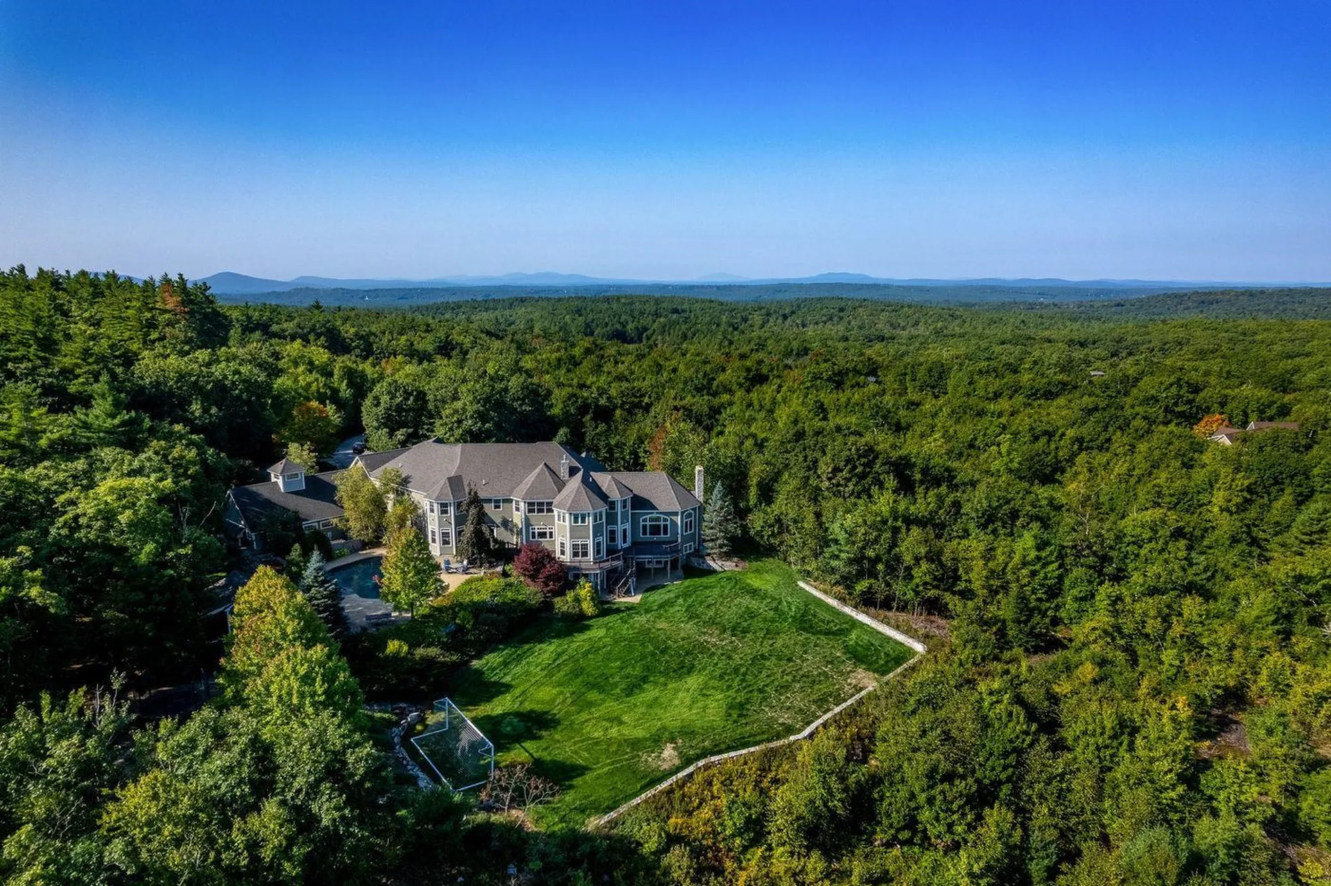 6 Crescent Drive Bow NH 03304