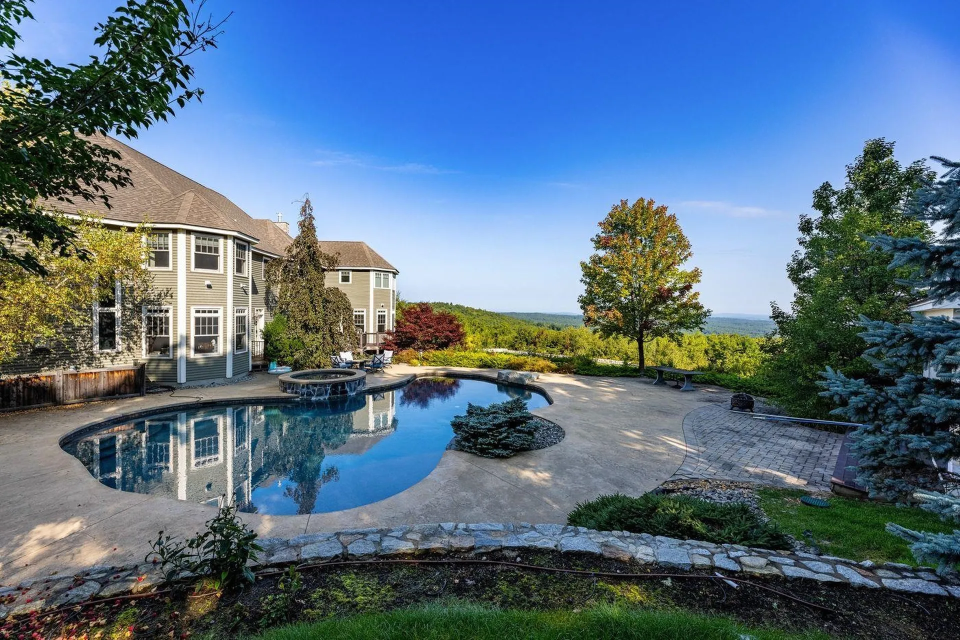 6 Crescent Drive Bow NH 03304