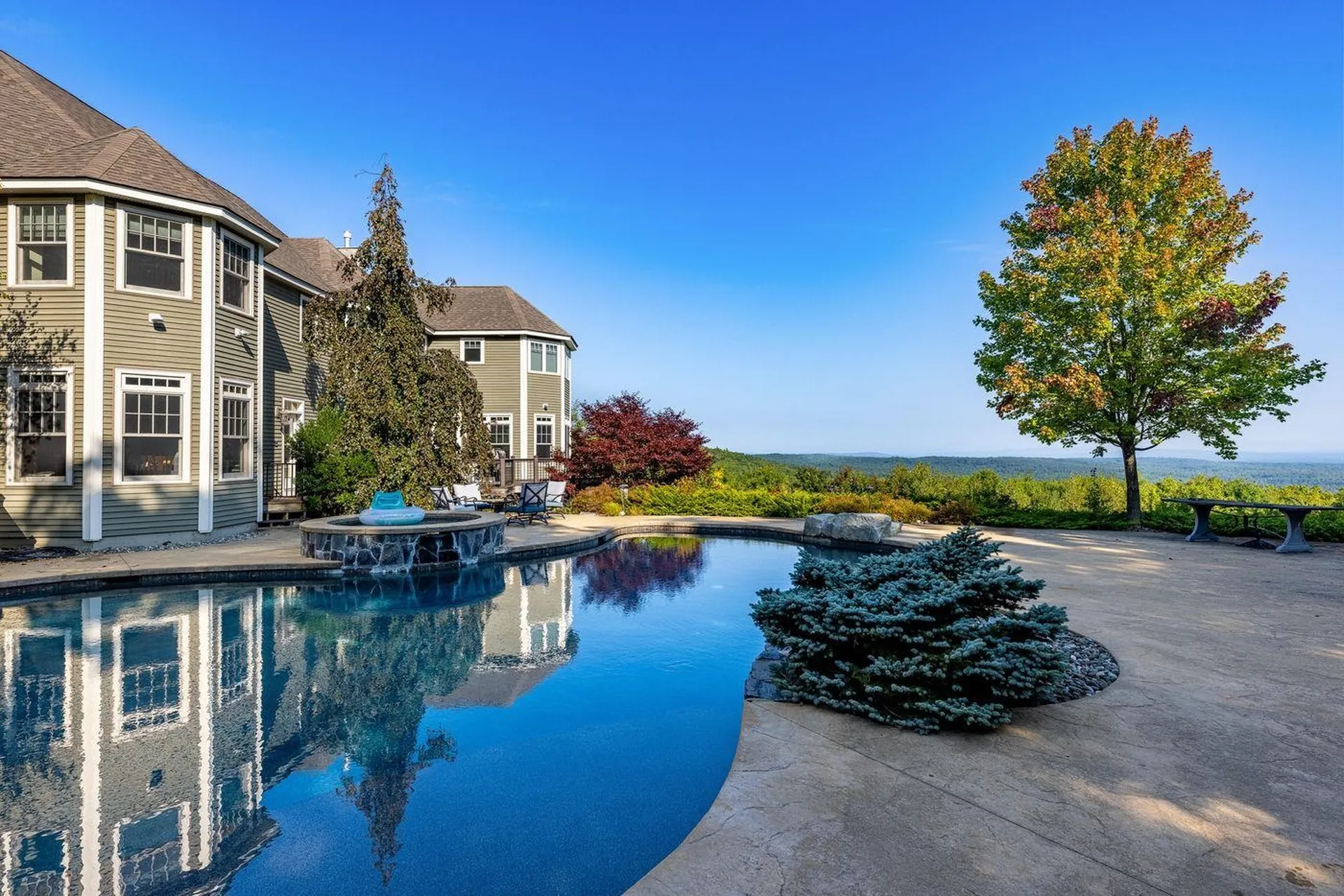 6 Crescent Drive Bow NH 03304