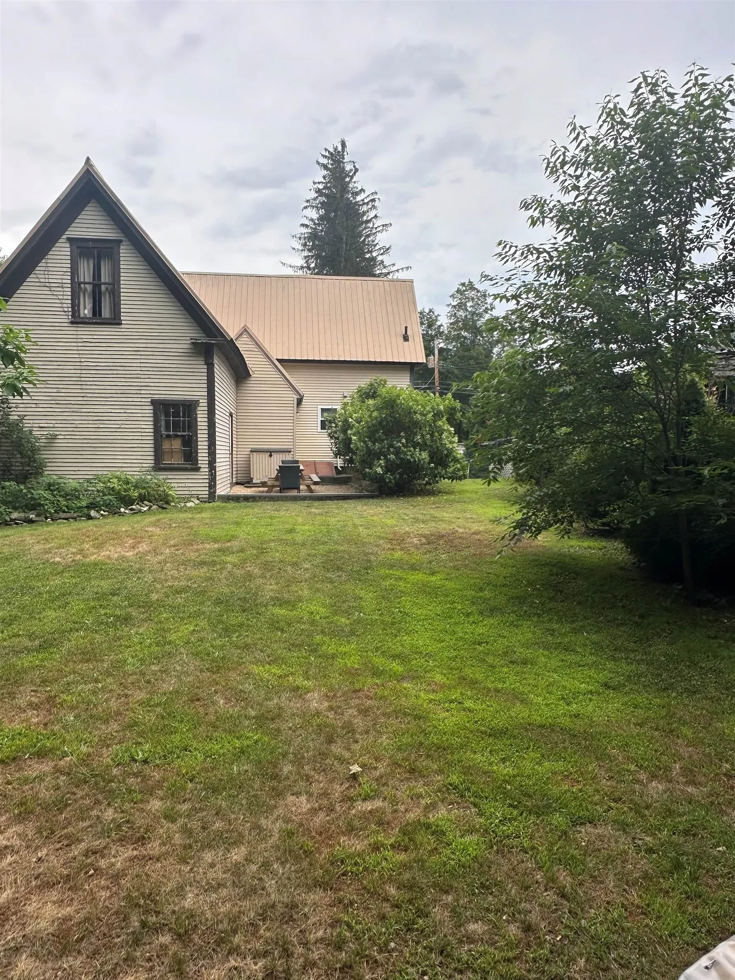 8 Main Street Raymond NH 03077-2204