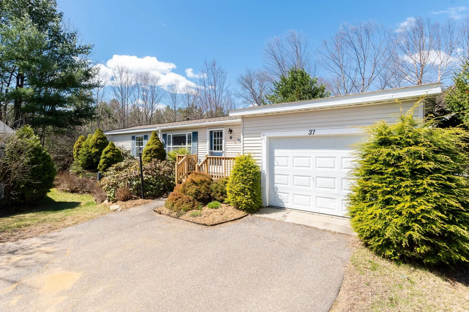 37 Magnolia Lane Belmont NH 03220