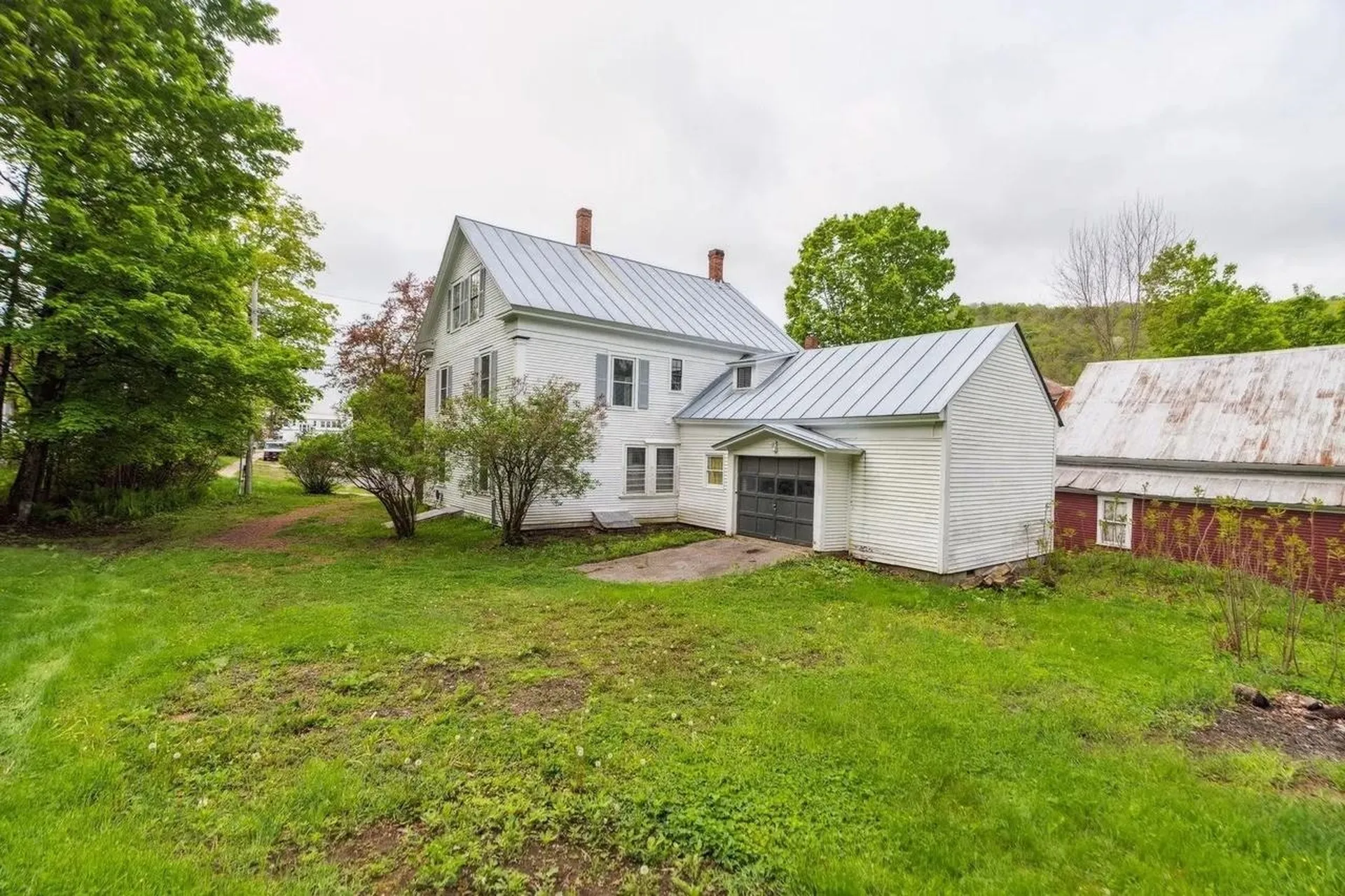9 North Common Chelsea VT 05038