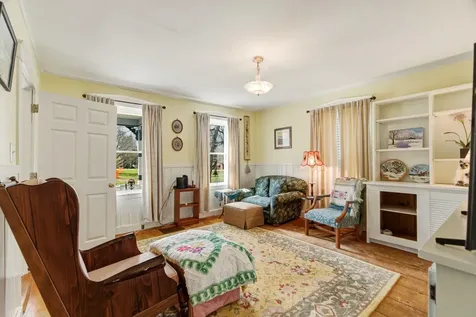 9 North Common Chelsea VT 05038