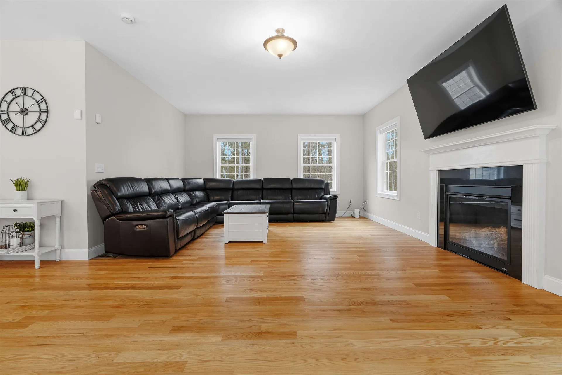 18 Longmeadow Road Windham NH 03087