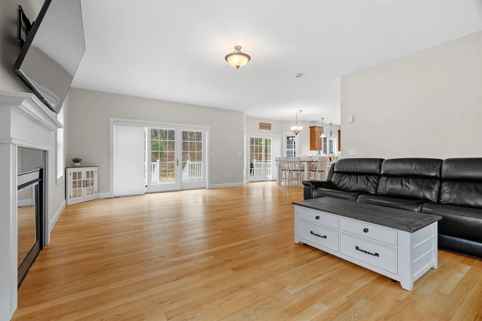 18 Longmeadow Road Windham NH 03087