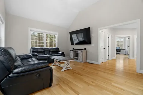18 Longmeadow Road Windham NH 03087