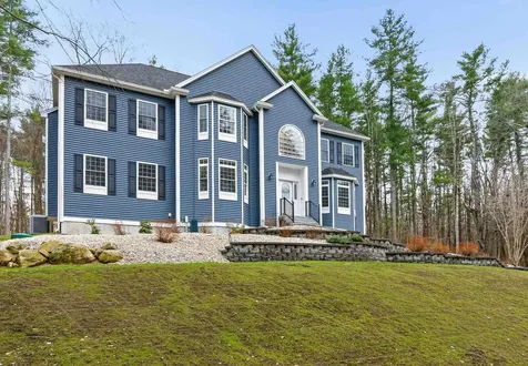 18 Longmeadow Road Windham NH 03087