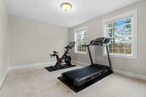 18 Longmeadow Road Windham NH 03087