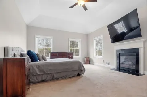 18 Longmeadow Road Windham NH 03087