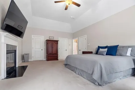 18 Longmeadow Road Windham NH 03087