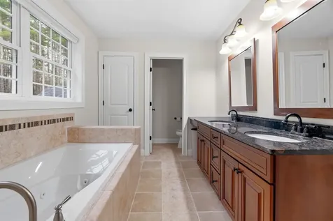 18 Longmeadow Road Windham NH 03087