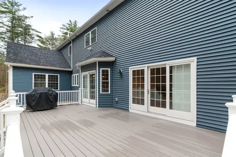 18 Longmeadow Road Windham NH 03087