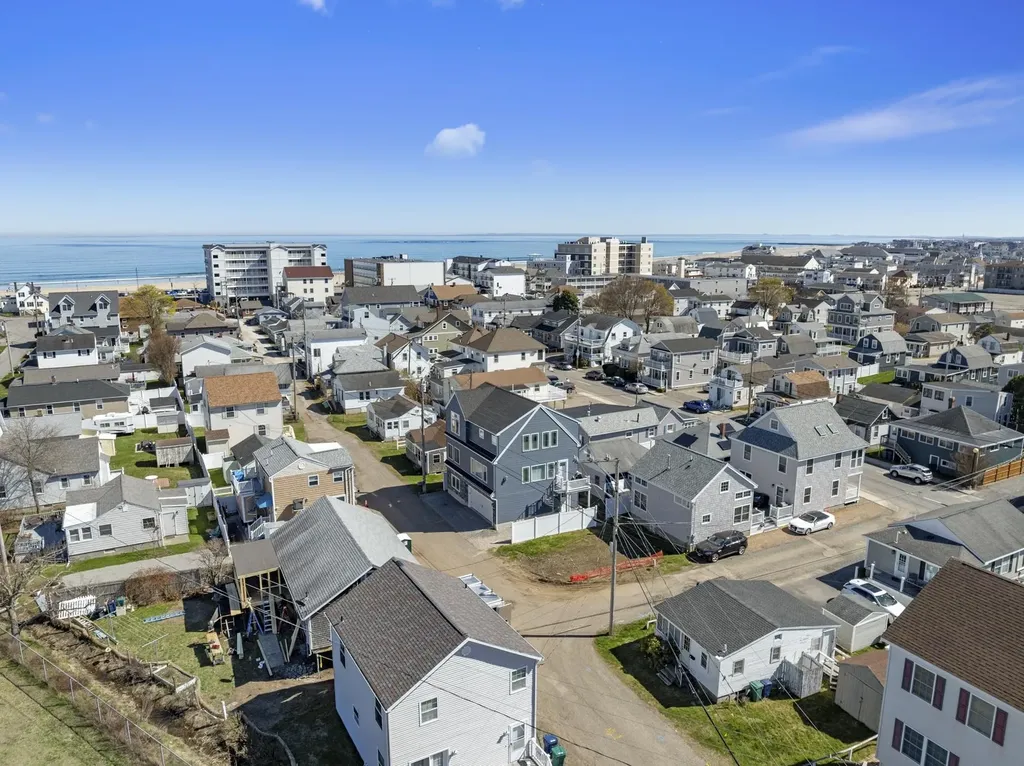 6 Chase Street Hampton NH 03842-2618