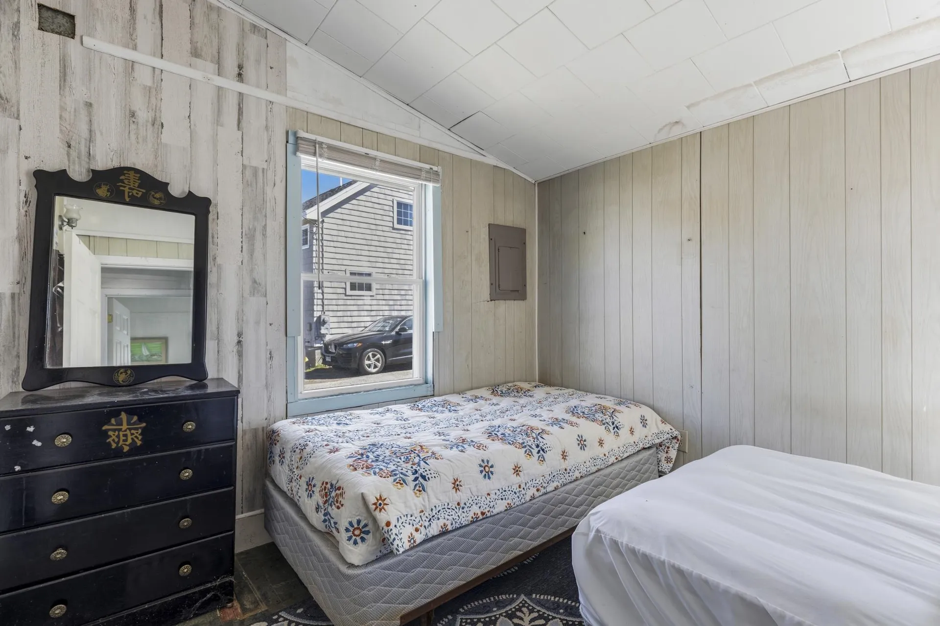 6 Chase Street Hampton NH 03842-2618