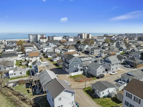 6 Chase Street Hampton NH 03842-2618
