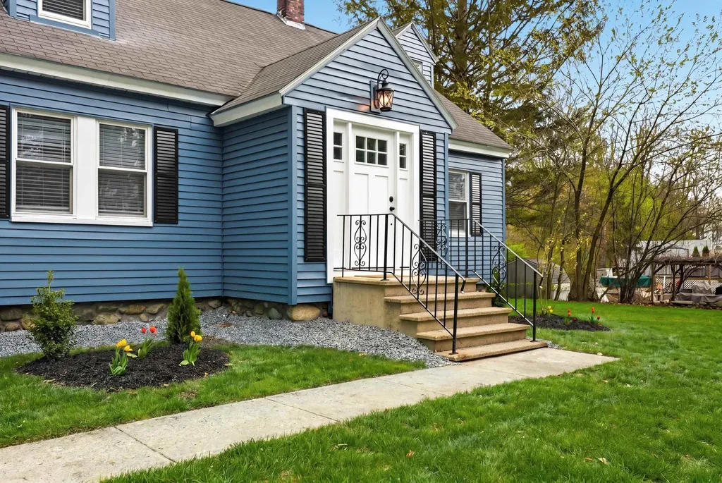293 Lawrence Road Salem NH 03079