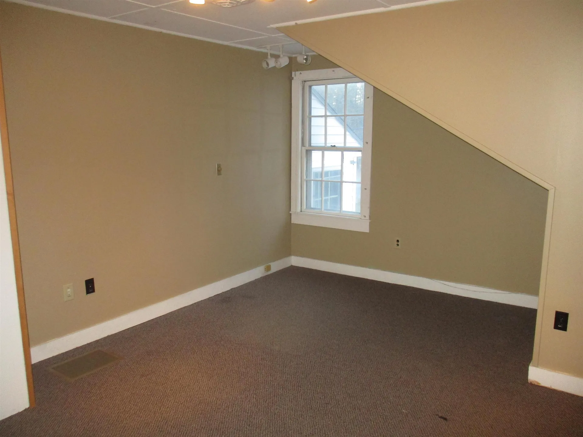 145 Grove Street Peterborough NH 03458