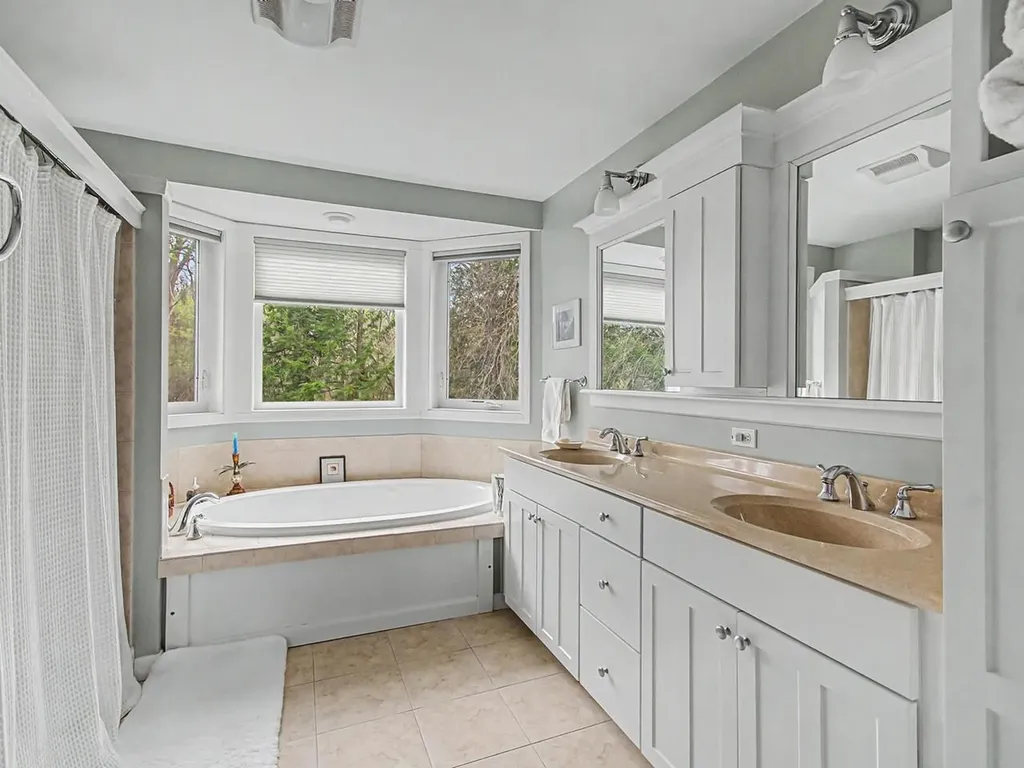 72 Chickadee Circle South Burlington VT 05403
